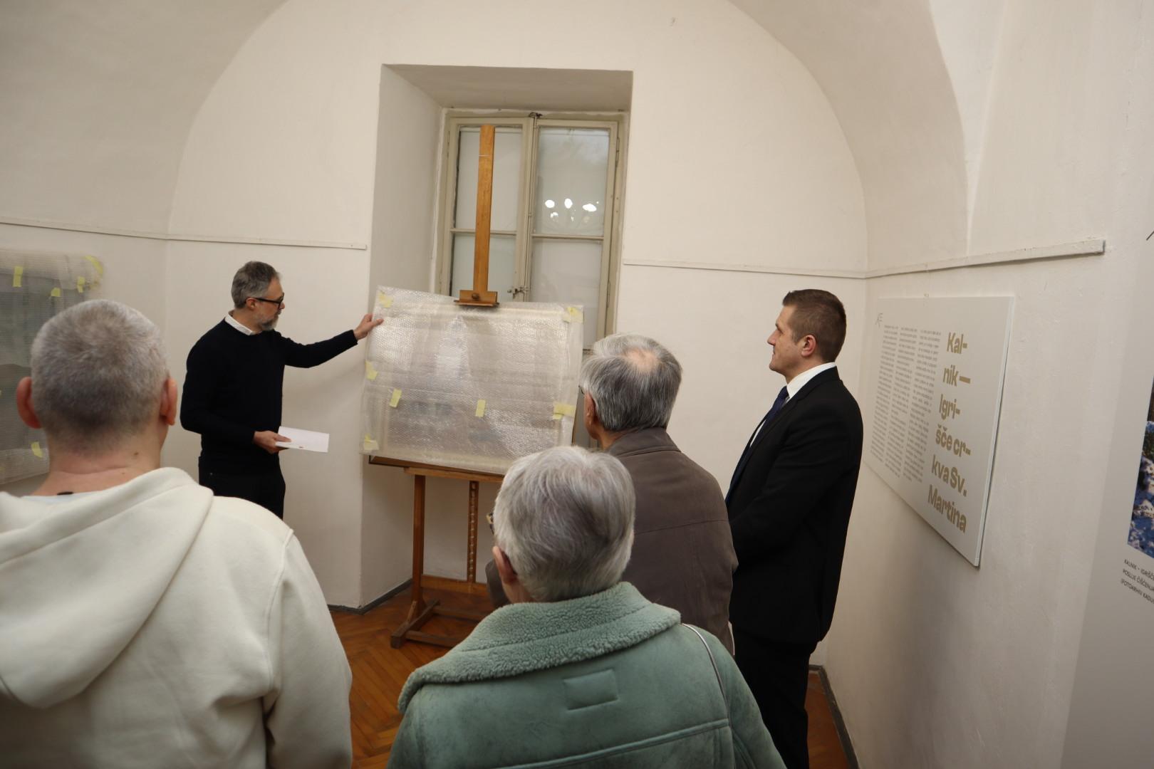 20000101000006-img-7792