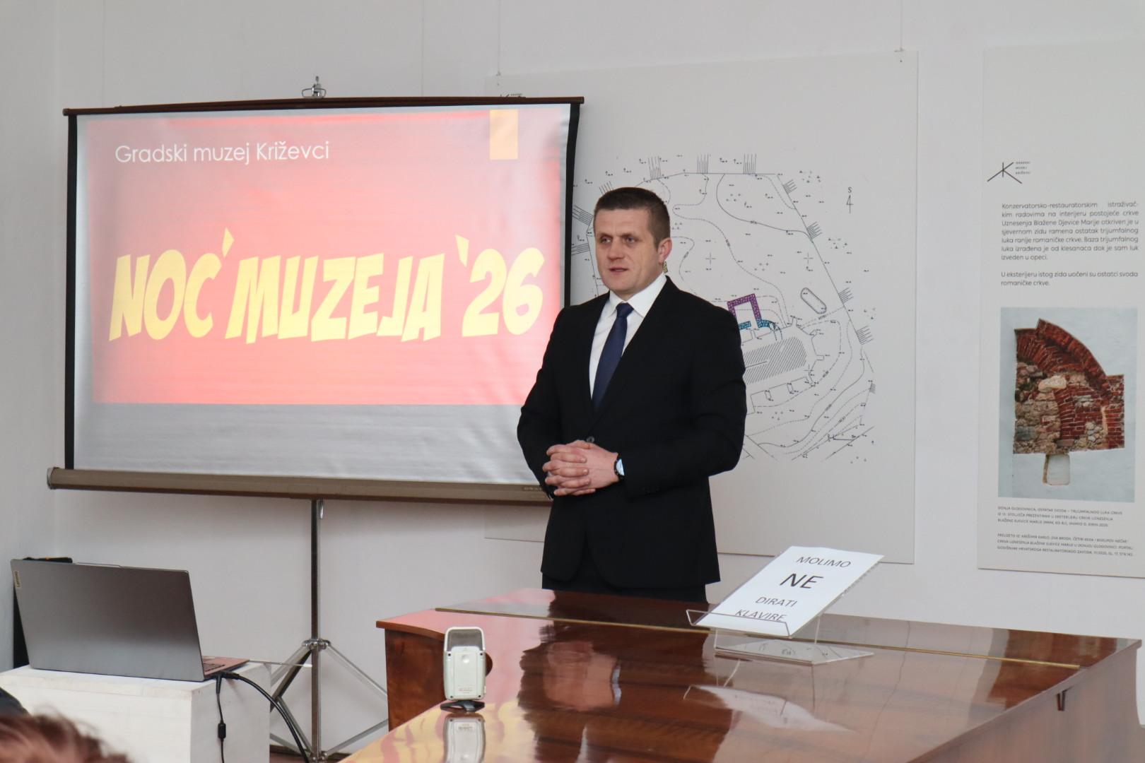 20000101000018-img-7786