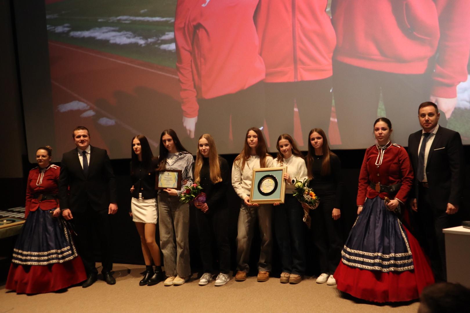 20000101000047-img-7676