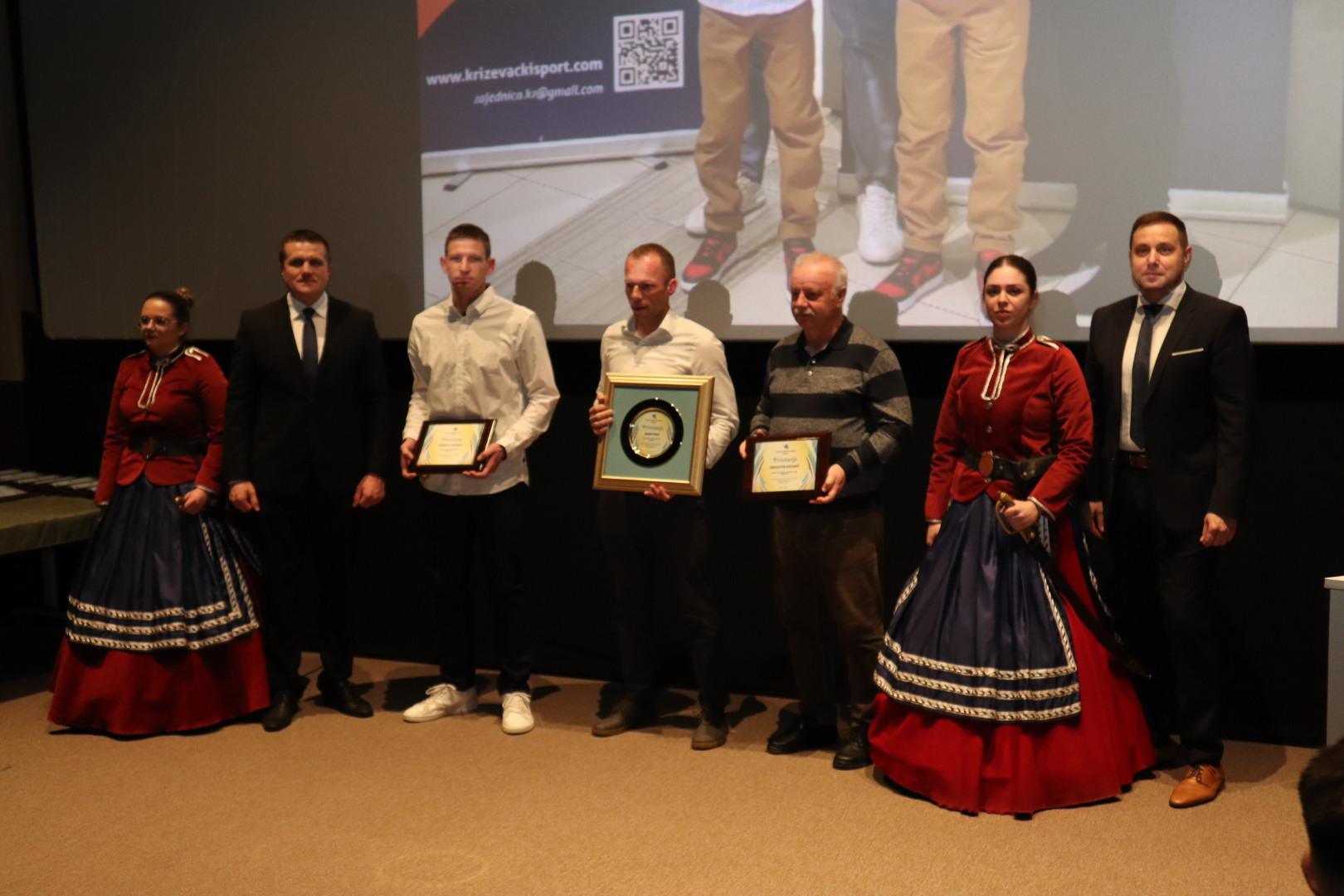 20000101000048-img-7699