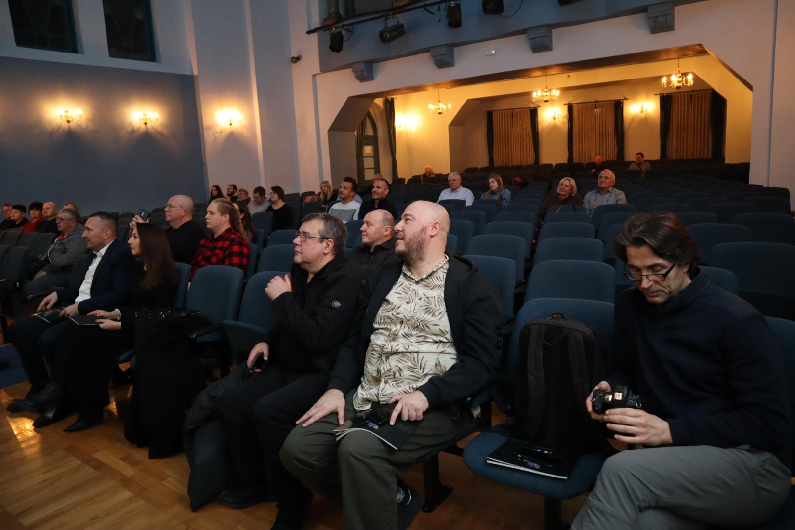 20000101000055-img-7561