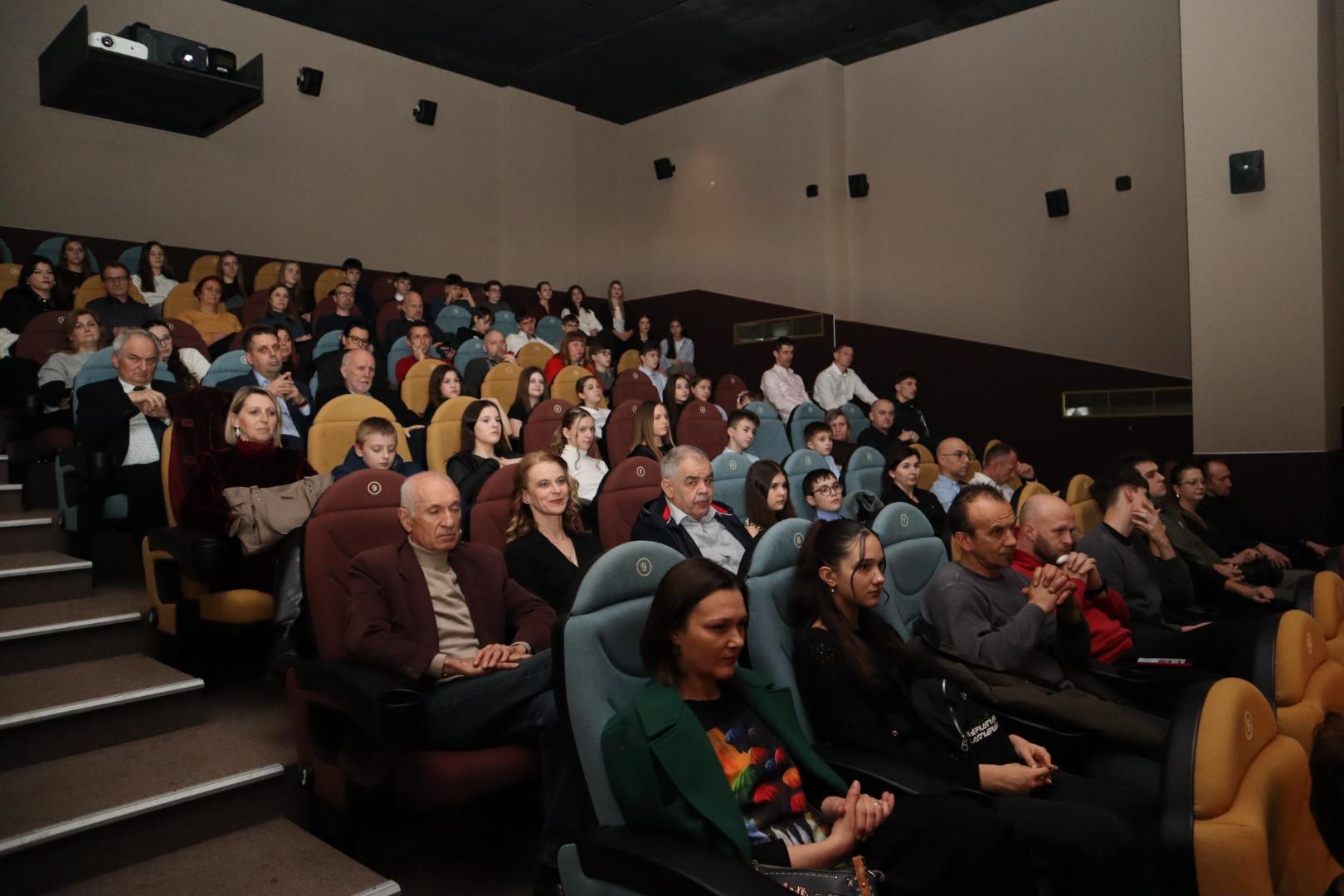 20000101000055-img-7642