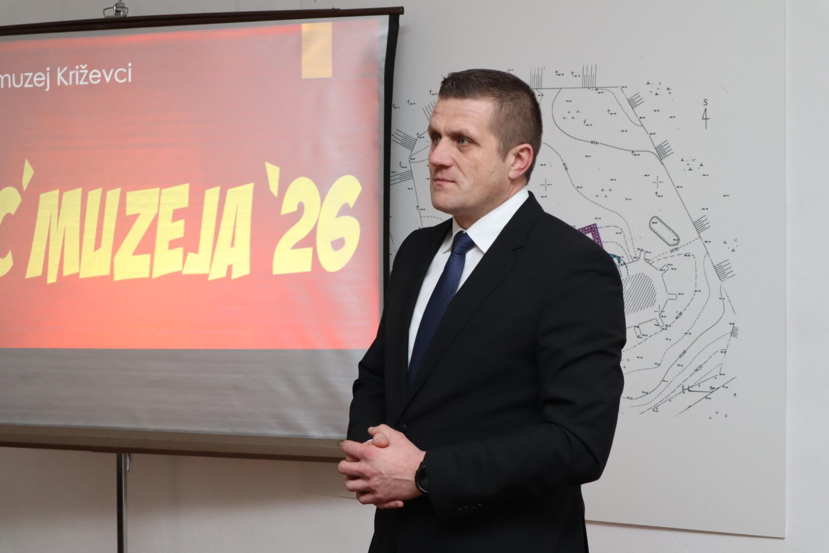 20000101000517-img-7779