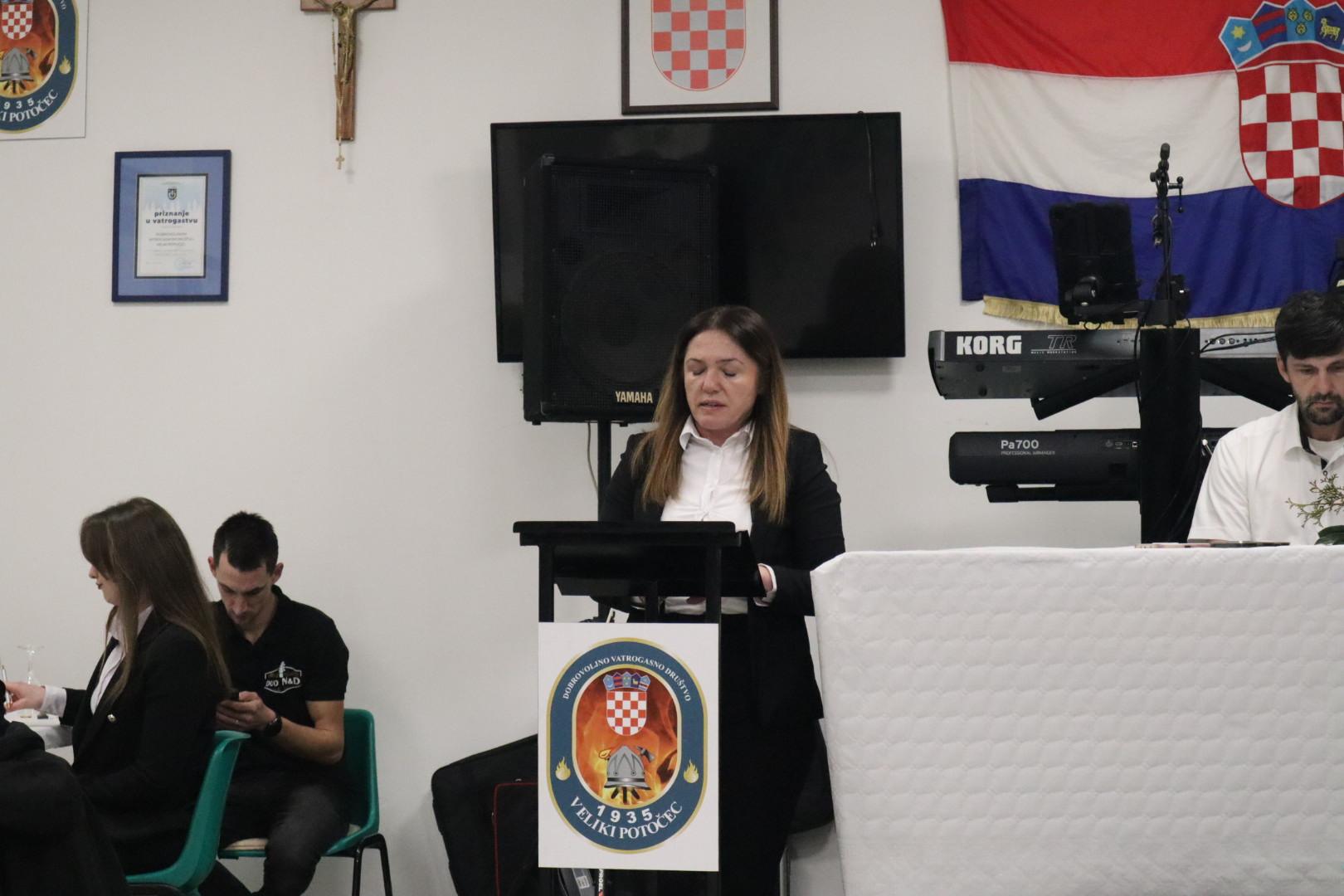 20000101000008-img-7827