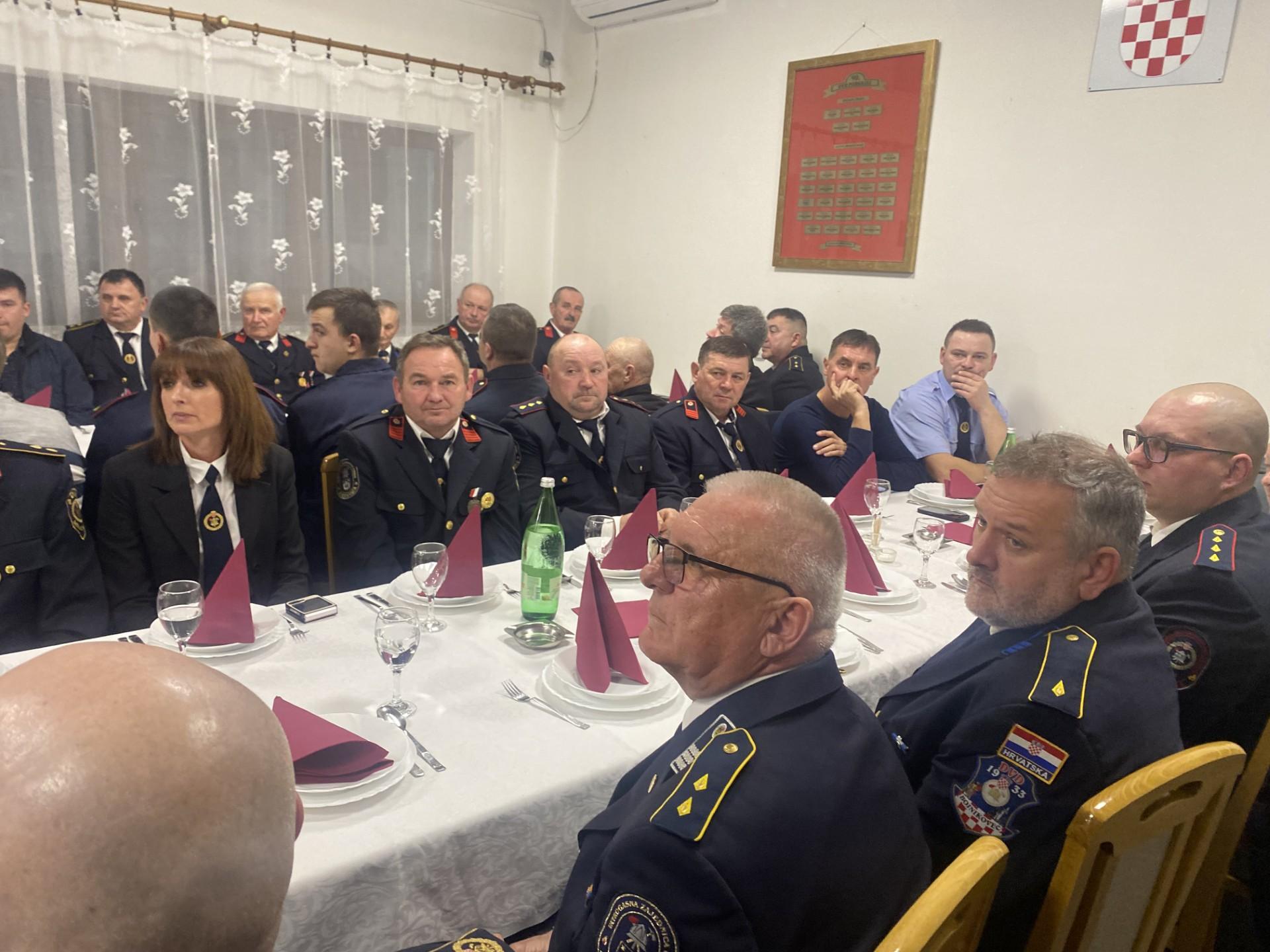 99eee7a2-d671-468e-8649-bfeb933550ba 99eee7a2-d671-468e-8649-bfeb933550ba