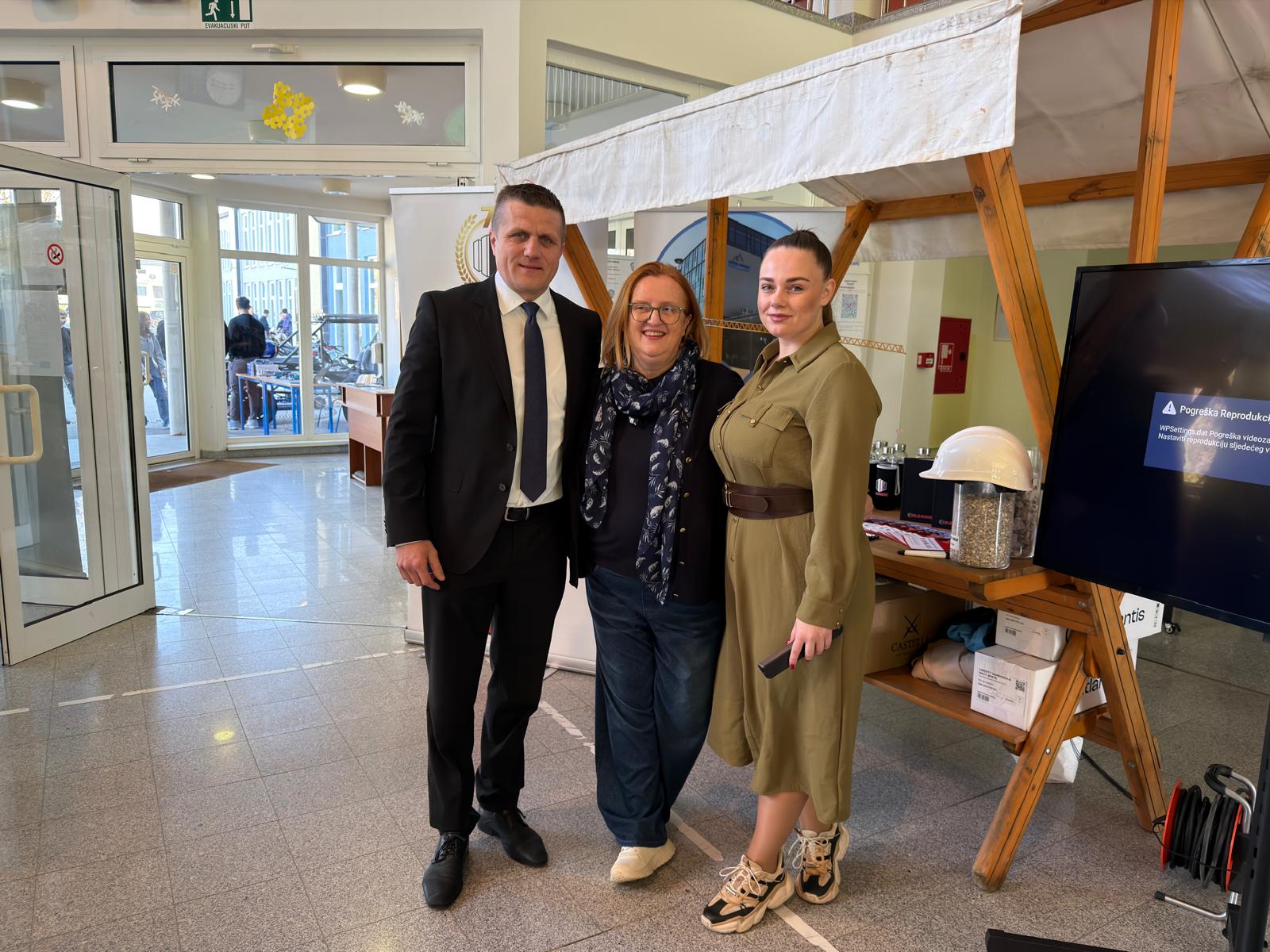 whatsapp-image-2026-03-19-at-143205