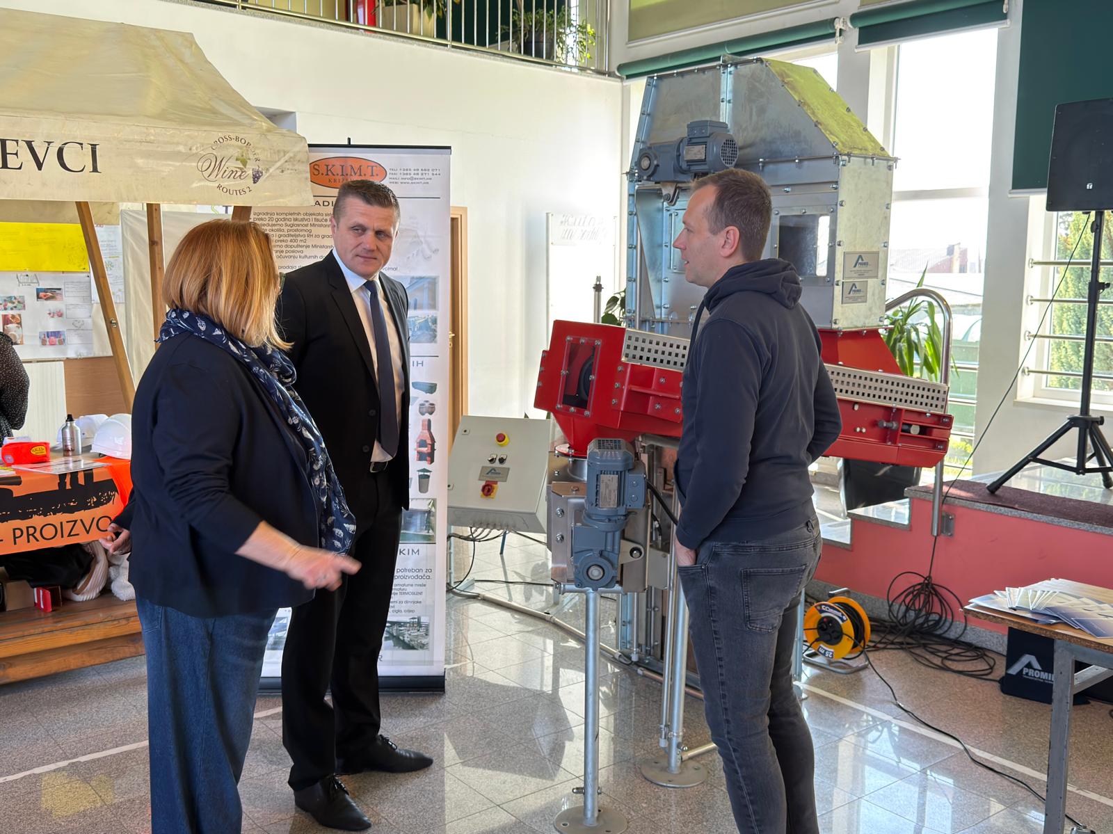 whatsapp-image-2026-03-19-at-143307