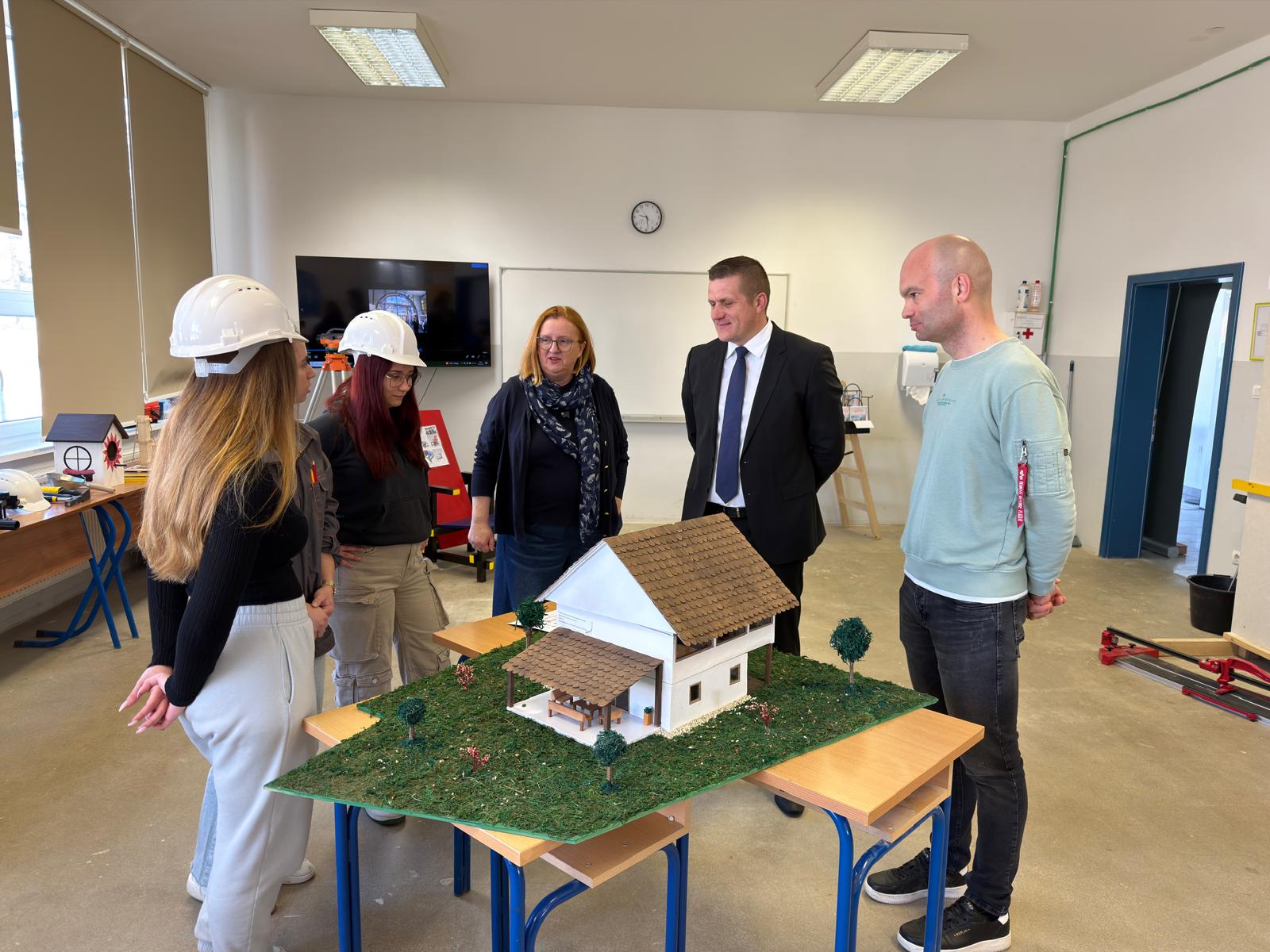 whatsapp-image-2026-03-19-at-143428