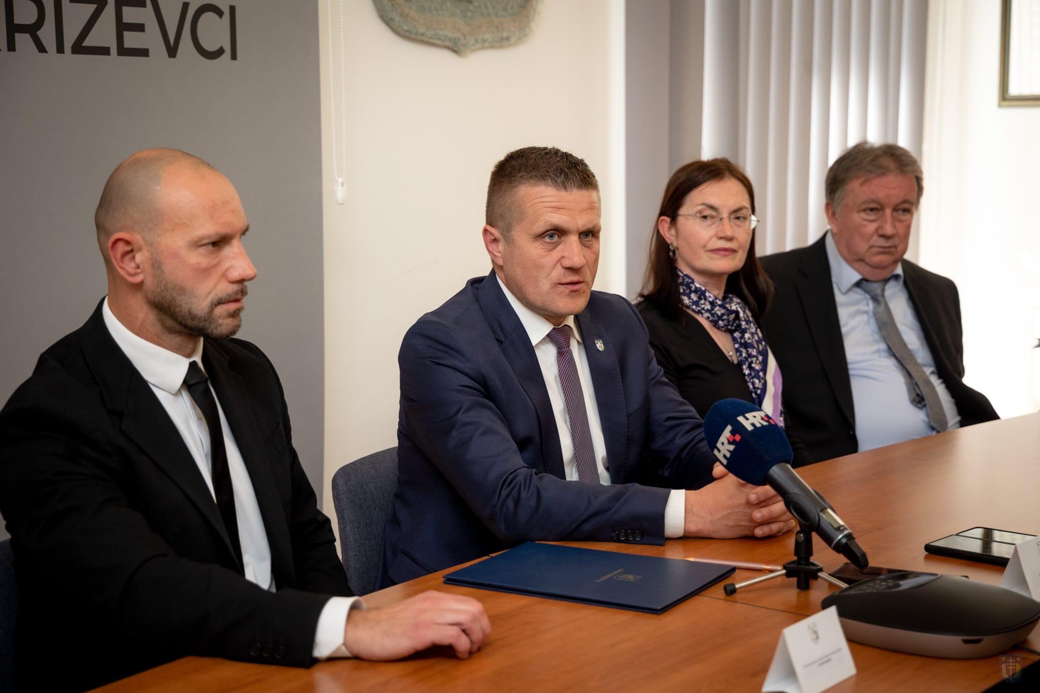 d0a8f83a-8fbc-4777-b60d-0f1b04e5f99e